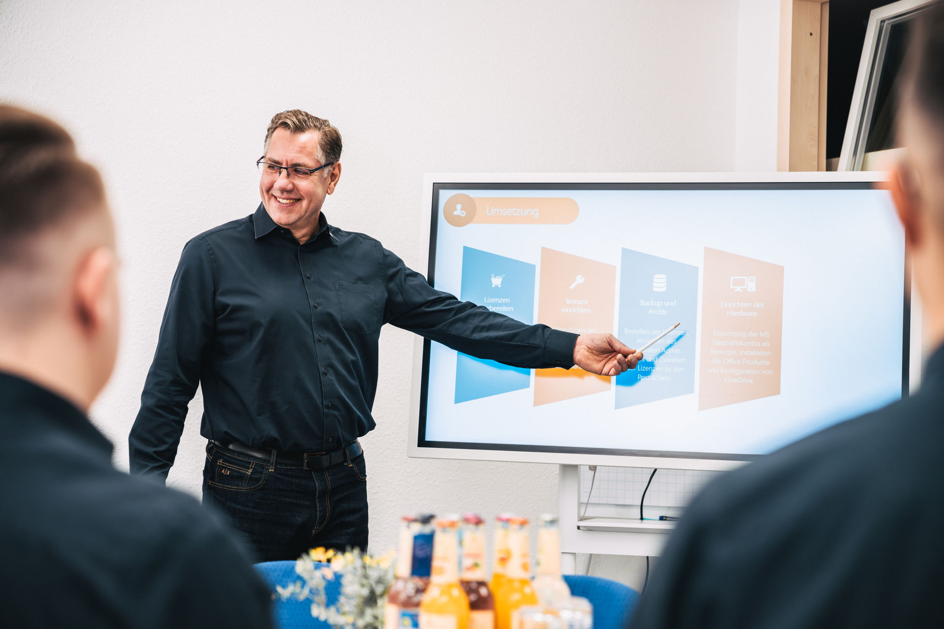 Arbeitsnahe Beratungssituation bei hcsystem.