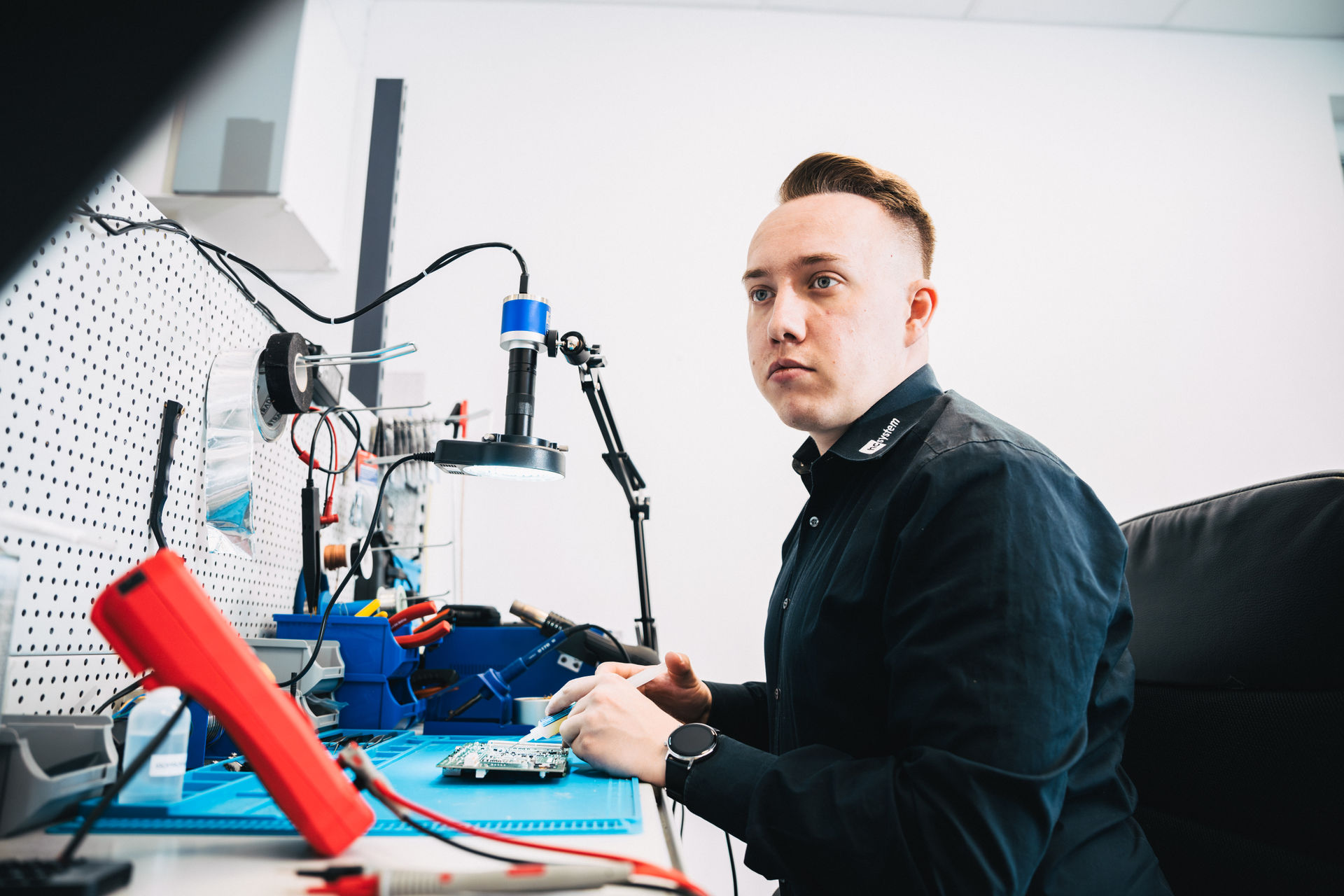 Strukturierte Arbeitssituation für Prozess- und Systemthemen bei hcsystem.