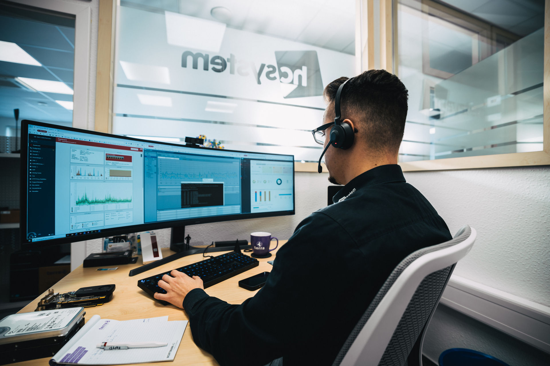 Technische Arbeitssituation im IT-Service von hcsystem.